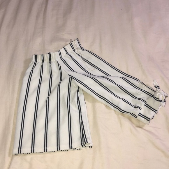 Crop top - Picture 3 of 6